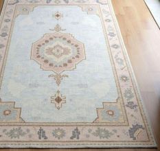 Handknotted Cream Oushak Wool Rug